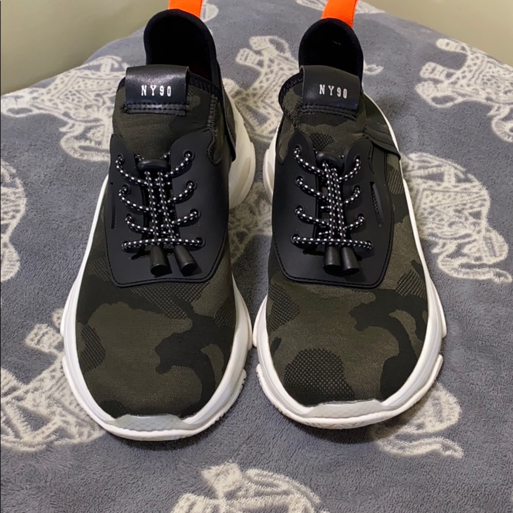 Steve Madden Myles Sneakers